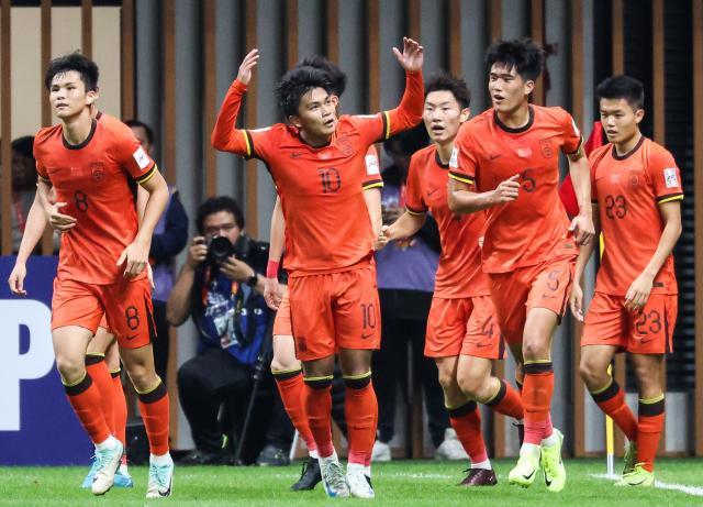 开云体育下载官网-马德兴：国青战术成功取开门红 着眼未来手里留牌