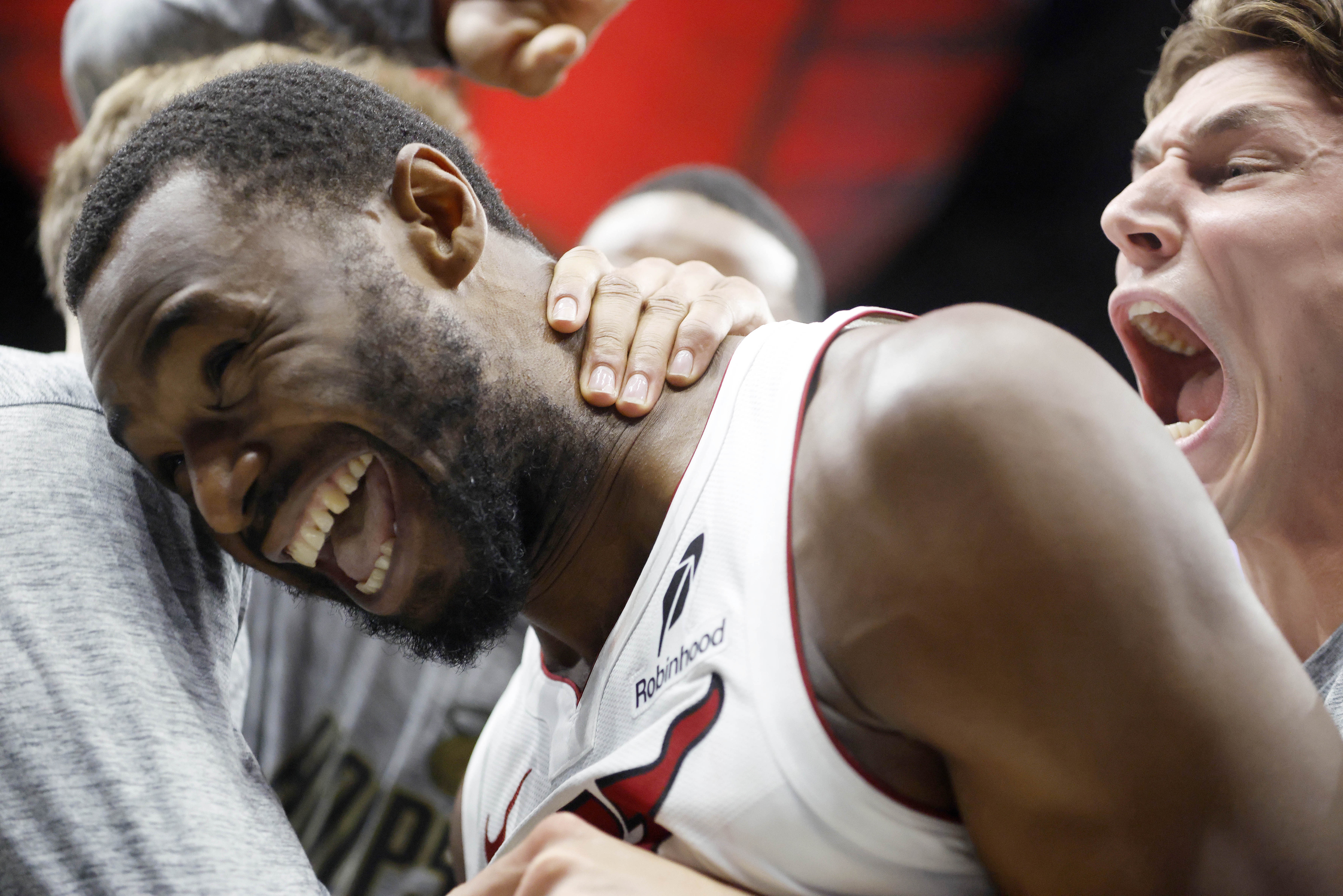 开云体育下载-数学家回金州！维金斯战勇士上半场18分 下半场0分