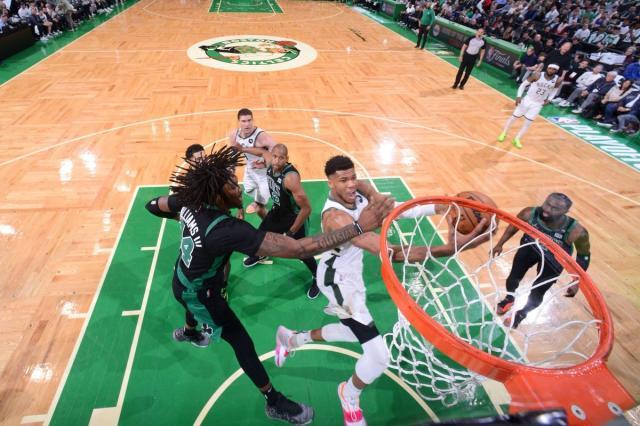 体育平台入口-卫冕冠军依然是卫冕冠军！雄鹿恐怖防守令绿军熄火