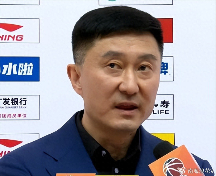 KAIYUN体育-广东胜青岛，杜锋称赞两人，麦考尔感谢一人，刘维伟批评一人|青岛市|广东男篮|青岛男篮|青岛队|篮板_新浪体育_新浪新闻